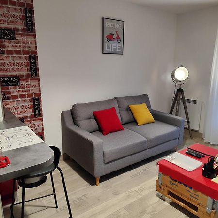 Appartement 126 Rue Gaston Bonnefond à Montreuil-Bellay Extérieur photo